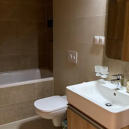 High Hopes Urban Coresi 아파트